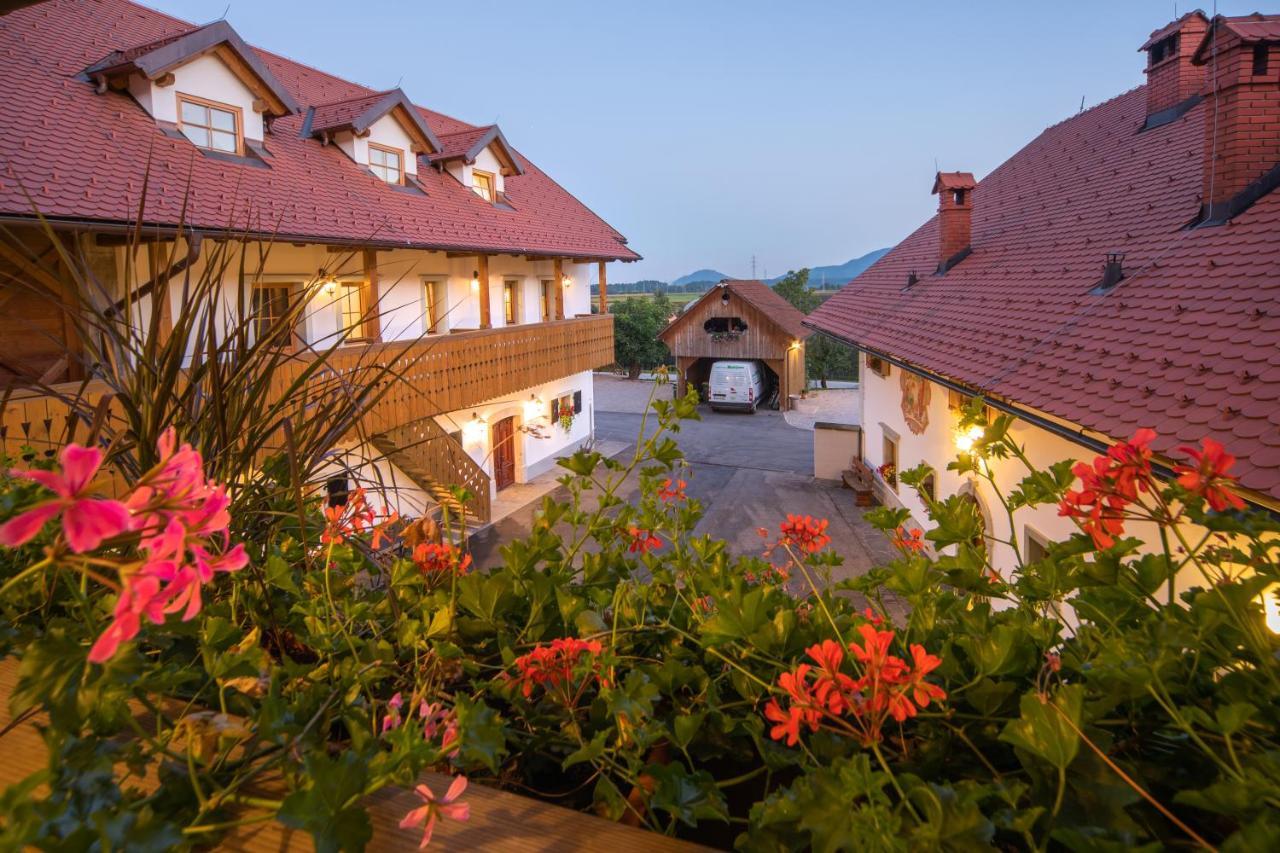 Apartments Tourist farm Matijovc Naklo Buitenkant foto